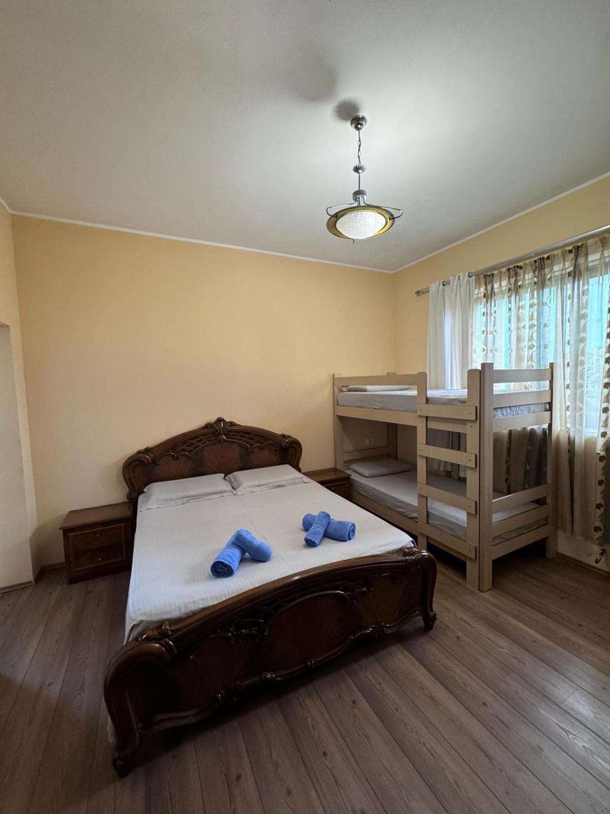 Blissful Hostel Shkoder Ngoại thất bức ảnh